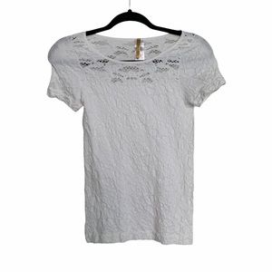 Shortsleeve white lace top